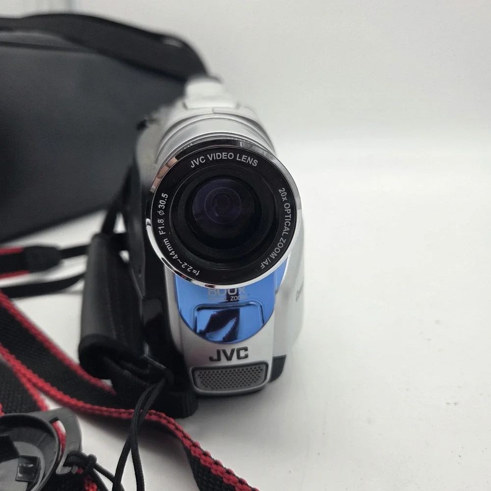 UNTESTED JVC GR-AXM18U Camcorder 2.5